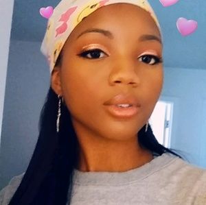 Meet your Posher, Adaisha